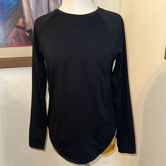 Under Armour Black Open Back Long Sleeve Women's Top Size Small - Picture 1 of 10